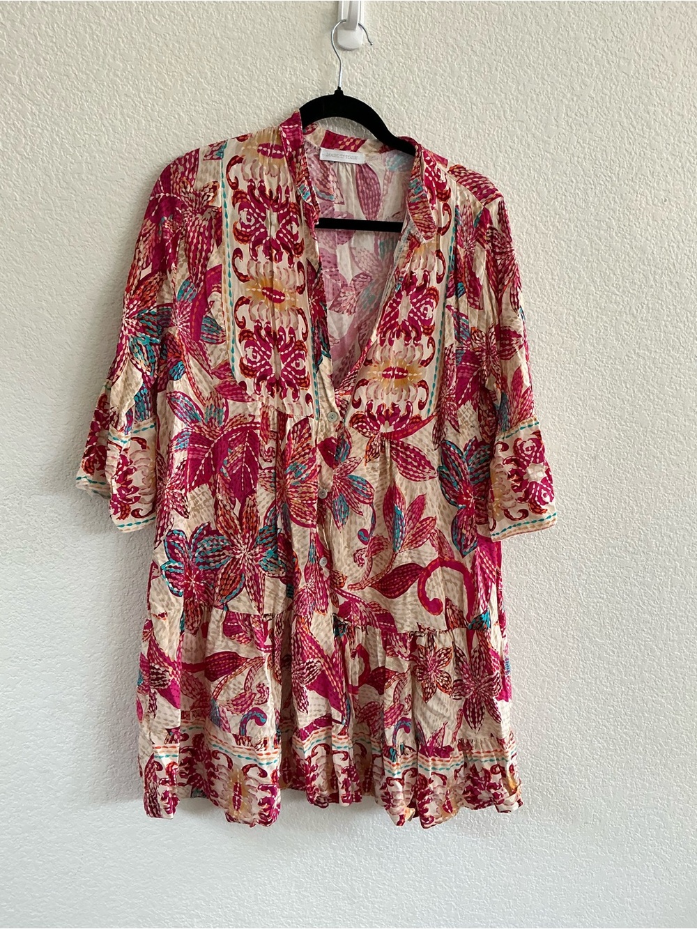 Boho Floral V-Neck Tiered Mini Dress in Red and Cream size large - Picture 2 of 6